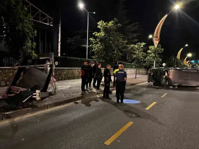 Niğde'de Hafif Ticari Araç Devrildi: 2 Yaralı