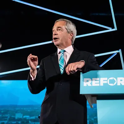 Nigel Farage'ın Aşırı Sağ Partisi Britanya Siyasetinin Odağı Haline Geldi