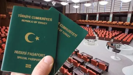 TBMM'de öğretmenlere yeşil pasaport hakkı verilmesiyle ilgili kanun teklifi görüşülüyor.