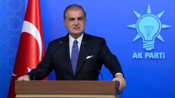 AK Parti Sözcüsü Ömer Çelik basın toplantısı düzenlerken