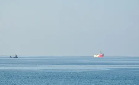Oruç Reis sismik araştırma gemisi Mersin açıklarında demirli halde