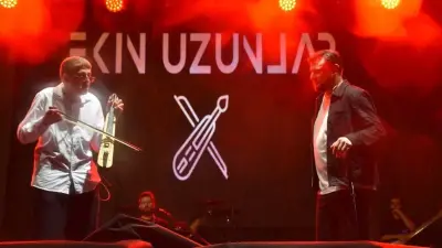 Özel Gereksinimli Mehmet Uzunoğlu'nun Kemençe Hayali Gerçek Oldu: Ekin Uzunlar ile Aynı Sahnede