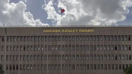 Ankara Pursaklar'da polis uygulama noktasında güvenlik güçleri