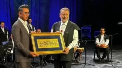 Port Louis'de Türk Tasavvuf Musikisi Rüzgarı Esti: Ahmet Özhan Sahnedeydi