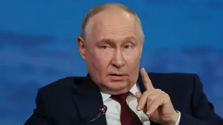 Vladimir Putin ve Volodimir Zelenskiy arasındaki diplomatik gerilimi temsil eden grafik