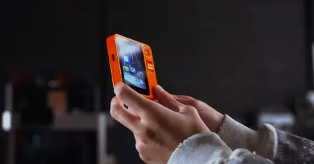 Rabbit OS3 yapay zeka ajanı uygulamasının arayüzü