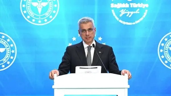 Sağlık Bakanı Kemal Memişoğlu konuşurken