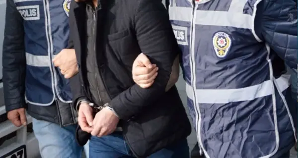 Sahte ekspertizle vatandaşlık dolandırıcılığı operasyonundan bir görsel