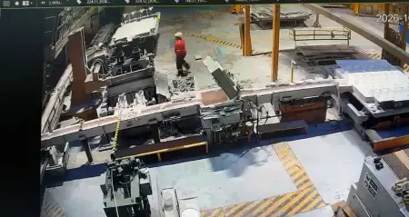 Sakarya'daki fabrika patlamasının ardından oluşan dumanlar ve olay yeri incelemesi