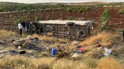 Şanlıurfa'da Tarım İşçilerini Taşıyan Minibüs Devrildi: 22 Yaralı