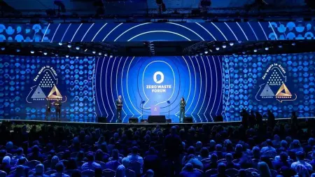 Sıfır Atık Forumu'nun İstanbul'da düzenleneceğini gösteren fütüristik ve modern bir görsel.