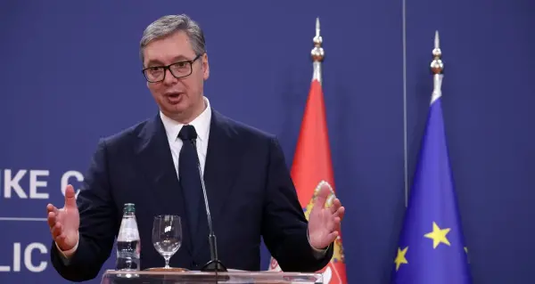 Sırbistan Cumhurbaşkanı Aleksandar Vucic'in bir basın toplantısında konuşurken çekilmiş fotoğrafı