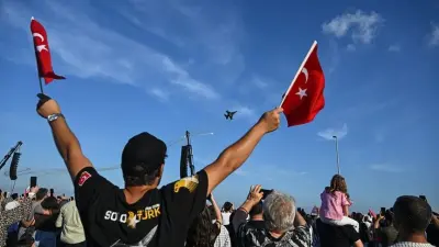 SOLOTÜRK'ten İstanbul Semalarında Nefes Kesen Gösteri: Yenikapı'da Coşku Doruktaydı