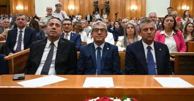 SON DAKİKA: CHP'de Kritik Değişiklik - Başarır ve Günaydın'ın Grup Başkanvekillikleri Sona Erdi