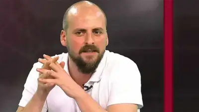 Son Dakika: Gazeteci Burhan Can Terzi 'Halkı Yanıltıcı Bilgiyi Alenen Yayma' Suçundan Gözaltına Alındı