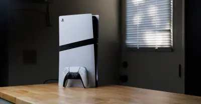 Sony PS5 Satışlarında Keskin Düşüş: Küresel Ekonomik Baskılar ve Bellek Krizi Etkisi