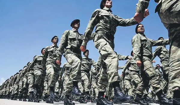 TBMM ve askeri personel istihdamını temsil eden dijital görsel