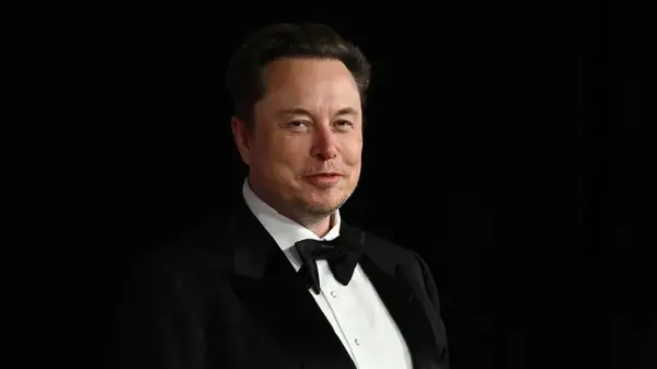 SpaceX Starship roketi Teksas'taki Starbase fırlatma rampasında.