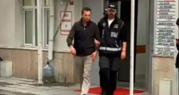 Süper Lig hakemi Yasin Kol'un emniyette ifade verirken çekilmiş bir fotoğrafı