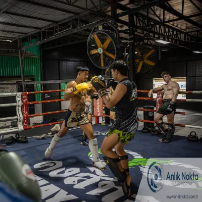 Tayland'da Beş Yıl Kalmanın Sırrı: Muay Thai Dersleri ile Uzun Süreli Vize İmkanı!