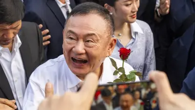 Tayland Eski Başbakanı Thaksin Şinavatra Şartlı Tahliye Edildi