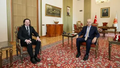TBMM Başkanı Numan Kurtulmuş ve Kuzey Makedonya Kültür ve Turizm Bakanı Sedat Süleymani'nin tokalaşması