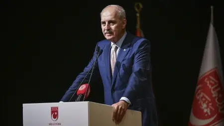 TBMM Başkanı Numan Kurtulmuş, Milli Türk Talebe Birliği etkinliğinde konuşurken