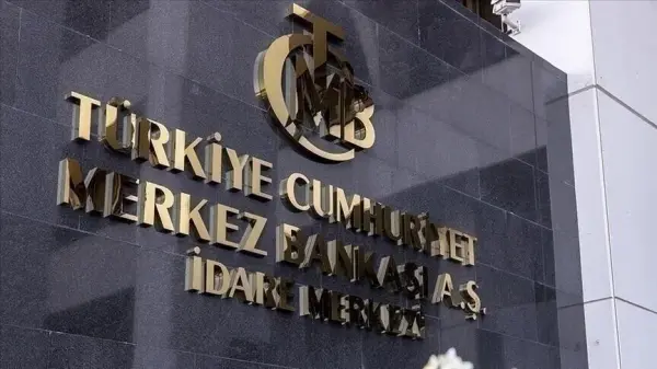 Türk Lirası ve Amerikan Doları banknotları, Türkiye Cumhuriyet Merkez Bankası binası önünde