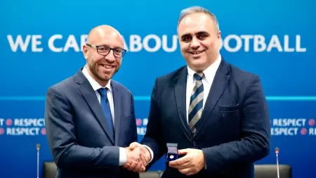 Ural Aküzüm UEFA toplantısında