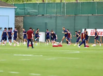 Trabzonspor'da Transfer Hamleleri ve Yeni Sezon Hazırlıkları: Tekke ve Mimaroğlu'ndan Açıklamalar