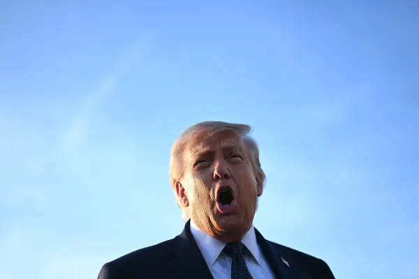 Eski ABD Başkanı Donald Trump, yapay zeka hakkında konuşurken