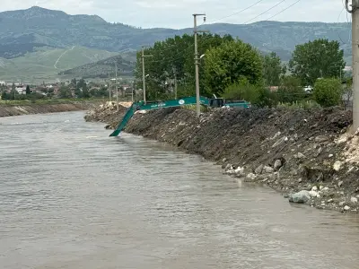 Turhal'da Baraj Taşkın Riski: Esnaf Kepenk Kapattı, Kum Torbalarıyla Hayat Mücadelesi
