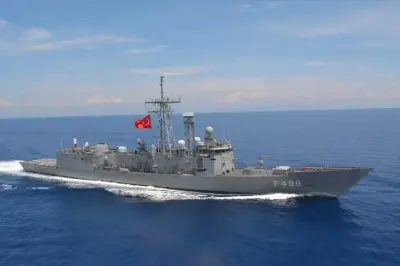 Türk Donanması'ndan Girne'ye Anlamlı Ziyaret: Halk Gemilerle Buluştu