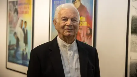 Prof. Dr. Süleyman Saim Tekcan'ın eserlerinden bir seçki veya bir portresi