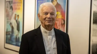 Prof. Dr. Süleyman Saim Tekcan'ın eserlerinden bir seçki veya bir portresi