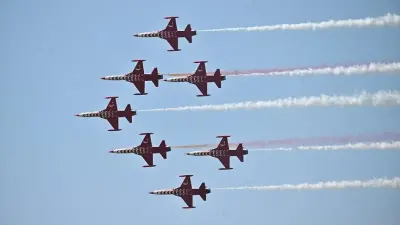 Türk Yıldızları Belçika'da Gökyüzünü Fethetti: NF-5'lerle Nefes Kesen Gösteri
