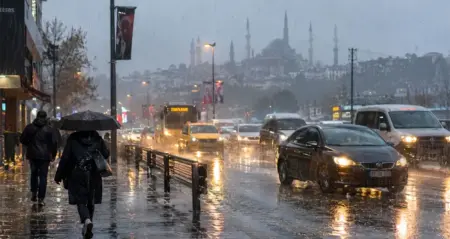 İstanbul'da şiddetli yağış ve fırtına uyarısı