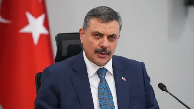 İçişleri Bakanı Mustafa Çiftçi'nin bir basın toplantısında konuşurken çekilmiş fotoğrafı