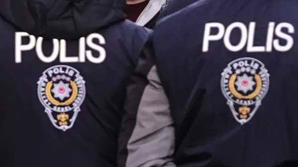 Adalet Bakanlığı'nın suçlu iadesi operasyonlarını simgeleyen bir görsel