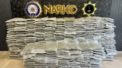 Türk polisinin büyük bir uyuşturucu operasyonunda ele geçirdiği maddeler