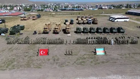 Türk ve Azerbaycan askeri birliklerinin tatbikat intikali