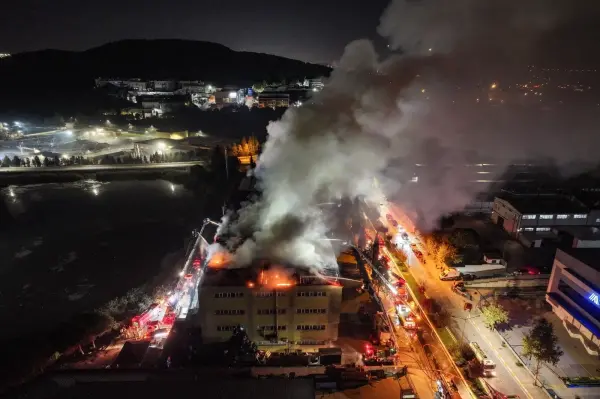 Tuzla'da Ayakkabı Fabrikasında Yangın