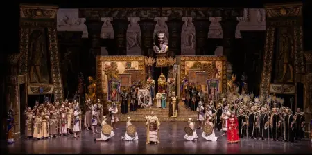 Uluslararası İstanbul Opera ve Bale Festivali sahne performansı