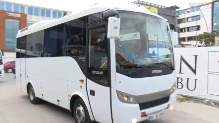 Ünlülere yönelik uyuşturucu soruşturmasında gözaltına alınan isimler adliyeye sevk ediliyor.