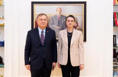 Üsküdar Belediyesi'ne Şafak Operasyonu: Başkan Sinem Dedetaş Gözaltında, Siyasette Tansiyon Yükseldi