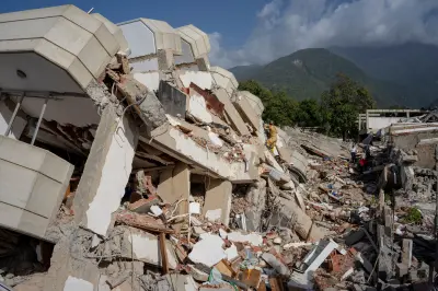 Venezuela'da Yıkıcı Deprem: Kurtarma Ekipleri 'Savaş Alanı'nda Zamana Karşı Yarışıyor