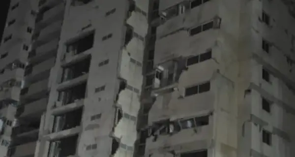 Venezuela'da deprem sonrası yıkılan binalar ve enkaz yığınları