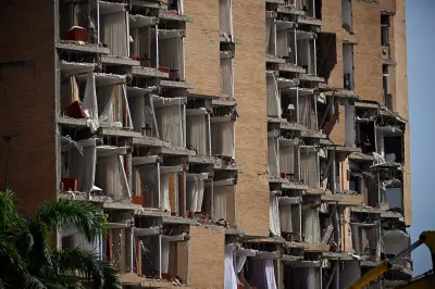 Venezuela Depremi Sonrası Kayıp Göçmenler: La Guaira'daki Otel Enkazında Umutsuz Bekleyiş