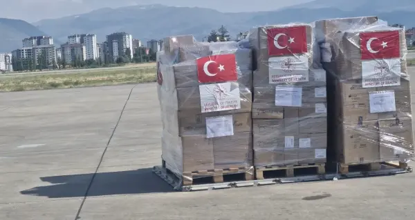 Venezuela'ya gönderilen tıbbi yardım malzemeleri yüklü kargo uçağı