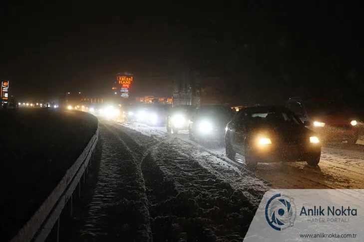 Denizli ve Afyonkarahisar Beyaza Büründü: Yüksek Kesimlerde Kar Yağışı Hayatı Olumsuz Etkiliyor